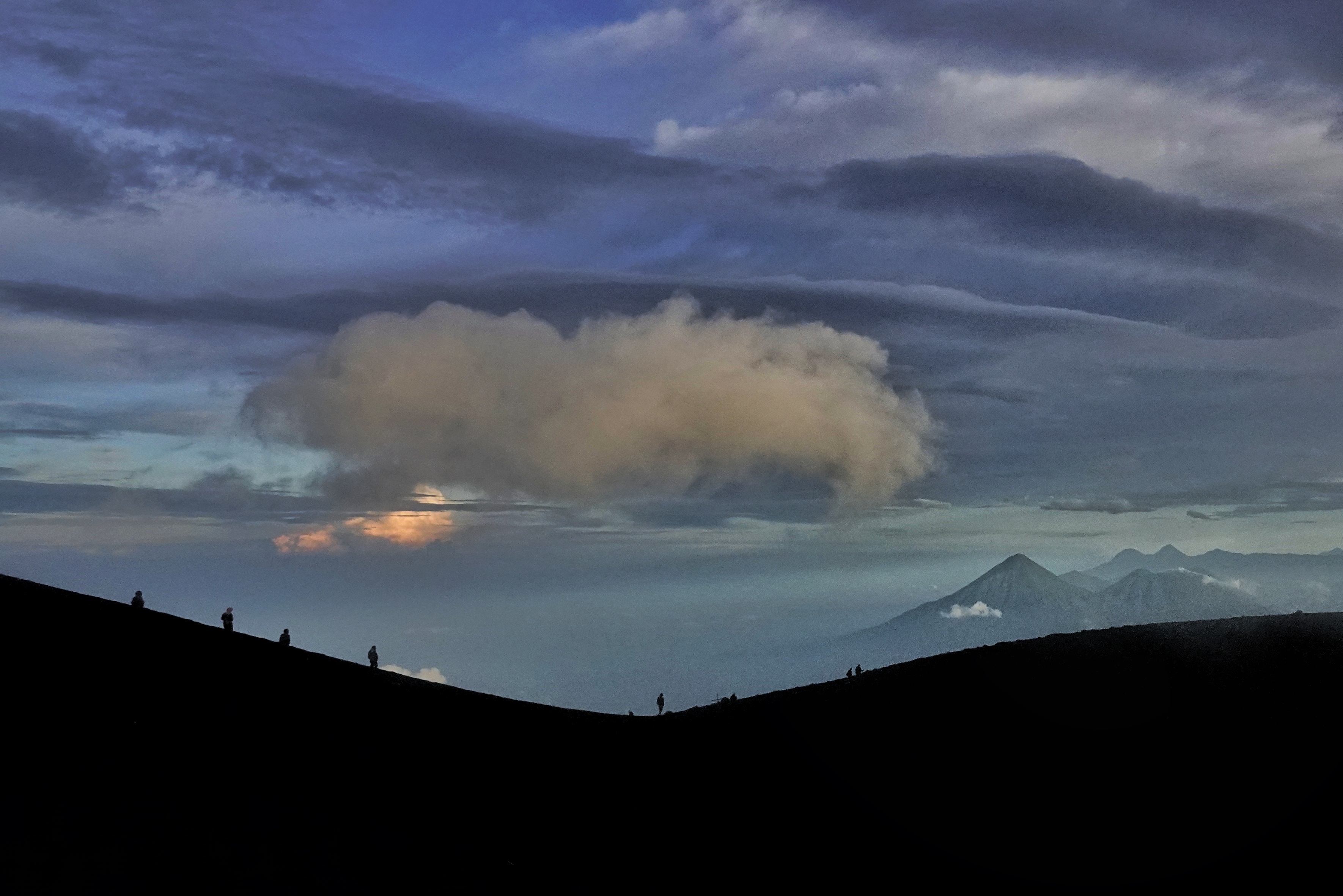Volcan Fuego au loin
